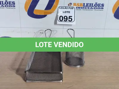 LOTE 095 - 02 CESTAS PARA ALIMENTOS. (NO ESTADO) ATENÇÃO! FAZER A VISITAÇÃO ANTES DE ARREMATAR, NÃO SABEMOS SE FUNCIONA. LEILÃO NÃO TEM GARANTIA E NEM DEVOLUÇÃO, SUJEITO A POSSÍVEIS AVARIAS VISÍVEIS/OCULTAS E/OU AUSÊNCIA DE COMPONENTES.