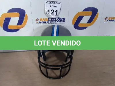 LOTE 121 - 01 CAPACETE DE FUTEBOL AMERICANO PARA DECORAÇÃO. (NO ESTADO) ATENÇÃO! FAZER A VISITAÇÃO ANTES DE ARREMATAR, NÃO SABEMOS SE FUNCIONA. LEILÃO NÃO TEM GARANTIA E NEM DEVOLUÇÃO, SUJEITO A POSSÍVEIS AVARIAS VISÍVEIS/OCULTAS E/OU AUSÊNCIA DE COMPONENTES.