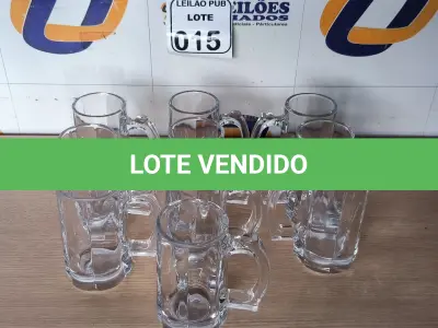LOTE 015 - 10 CANECAS DE VIDRO PARA CHOPP. (NO ESTADO) ATENÇÃO! FAZER A VISITAÇÃO ANTES DE ARREMATAR, NÃO SABEMOS SE FUNCIONA. LEILÃO NÃO TEM GARANTIA E NEM DEVOLUÇÃO, SUJEITO A POSSÍVEIS AVARIAS VISÍVEIS/OCULTAS E/OU AUSÊNCIA DE COMPONENTES.