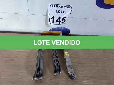 LOTE 145 - 10 GARFOS, 10 COLHERES E 10 FACAS DE MESA. (NO ESTADO) ATENÇÃO! FAZER A VISITAÇÃO ANTES DE ARREMATAR, NÃO SABEMOS SE FUNCIONA. LEILÃO NÃO TEM GARANTIA E NEM DEVOLUÇÃO, SUJEITO A POSSÍVEIS AVARIAS VISÍVEIS/OCULTAS E/OU AUSÊNCIA DE COMPONENTES.
