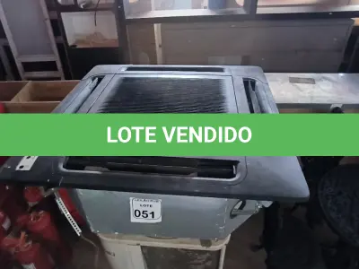 LOTE 051 - 01 AR CONDICIONADO COM EVAPORADORA DE TETO K7. (NO ESTADO) ATENÇÃO! FAZER A VISITAÇÃO ANTES DE ARREMATAR, NÃO SABEMOS SE FUNCIONA. LEILÃO NÃO TEM GARANTIA E NEM DEVOLUÇÃO, SUJEITO A POSSÍVEIS AVARIAS VISÍVEIS/OCULTAS E/OU AUSÊNCIA DE COMPONENTES.