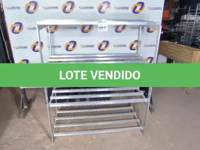 LOTE 007 - 01 ESTANTE EM ALUMÍNIO MEDINDO 0,65CM X 1,27CM ALTURA 1,53CM. (NO ESTADO) ATENÇÃO! FAZER A VISITAÇÃO ANTES DE ARREMATAR, NÃO SABEMOS SE FUNCIONA. LEILÃO NÃO TEM GARANTIA E NEM DEVOLUÇÃO, SUJEITO A POSSÍVEIS AVARIAS VISÍVEIS/OCULTAS E/OU AUSÊNCIA DE COMPONENTES.