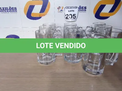 LOTE 205 - 10 CANECAS DE VIDRO PARA CHOPP. (NO ESTADO) ATENÇÃO! FAZER A VISITAÇÃO ANTES DE ARREMATAR, NÃO SABEMOS SE FUNCIONA. LEILÃO NÃO TEM GARANTIA E NEM DEVOLUÇÃO, SUJEITO A POSSÍVEIS AVARIAS VISÍVEIS/OCULTAS E/OU AUSÊNCIA DE COMPONENTES.