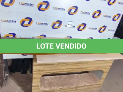 LOTE 072 - 01 TÁBUA EM MADEIRA PARA BANCADA 2,30CM X 0,30CM. (NO ESTADO) ATENÇÃO! FAZER A VISITAÇÃO ANTES DE ARREMATAR, NÃO SABEMOS SE FUNCIONA. LEILÃO NÃO TEM GARANTIA E NEM DEVOLUÇÃO, SUJEITO A POSSÍVEIS AVARIAS VISÍVEIS/OCULTAS E/OU AUSÊNCIA DE COMPONENTES.