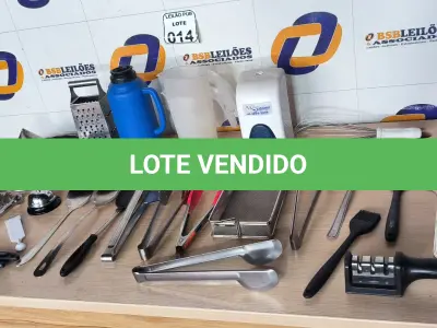 LOTE 014 - 01 CAIXA ORGANIZADORA EM PLÁSTICO C/ DIVERSOS UTENSÍLIOS PARA COZINHA. (NO ESTADO) ATENÇÃO! FAZER A VISITAÇÃO ANTES DE ARREMATAR, NÃO SABEMOS SE FUNCIONA. LEILÃO NÃO TEM GARANTIA E NEM DEVOLUÇÃO, SUJEITO A POSSÍVEIS AVARIAS VISÍVEIS/OCULTAS E/OU AUSÊNCIA DE COMPONENTES.