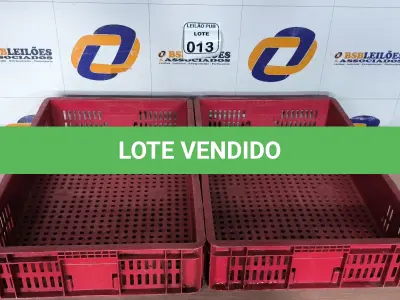 LOTE 013 - 02 CAIXAS ORGANIZADORAS EM PLÁSTICO NA COR VERMELHA. (NO ESTADO) ATENÇÃO! FAZER A VISITAÇÃO ANTES DE ARREMATAR, NÃO SABEMOS SE FUNCIONA. LEILÃO NÃO TEM GARANTIA E NEM DEVOLUÇÃO, SUJEITO A POSSÍVEIS AVARIAS VISÍVEIS/OCULTAS E/OU AUSÊNCIA DE COMPONENTES.