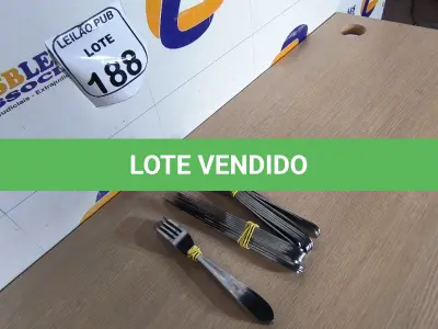 LOTE 188 - 10 GARFOS, 10 COLHERES E 10 FACAS DE MESA. (NO ESTADO) ATENÇÃO! FAZER A VISITAÇÃO ANTES DE ARREMATAR, NÃO SABEMOS SE FUNCIONA. LEILÃO NÃO TEM GARANTIA E NEM DEVOLUÇÃO, SUJEITO A POSSÍVEIS AVARIAS VISÍVEIS/OCULTAS E/OU AUSÊNCIA DE COMPONENTES.