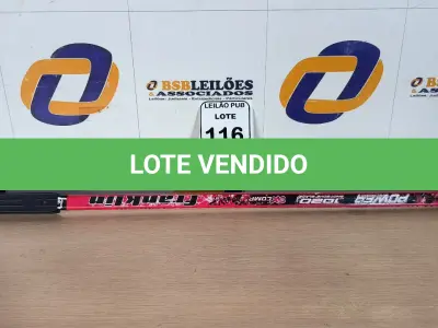 LOTE 116 - 01 TACO DE ROCKER PARA DECORAÇÃO. (NO ESTADO) ATENÇÃO! FAZER A VISITAÇÃO ANTES DE ARREMATAR, NÃO SABEMOS SE FUNCIONA. LEILÃO NÃO TEM GARANTIA E NEM DEVOLUÇÃO, SUJEITO A POSSÍVEIS AVARIAS VISÍVEIS/OCULTAS E/OU AUSÊNCIA DE COMPONENTES.