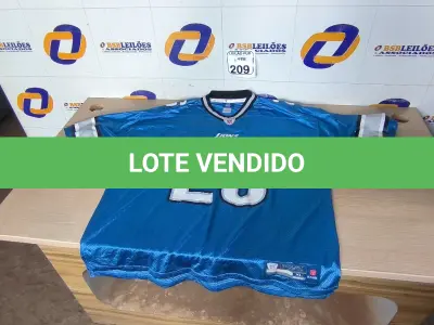 LOTE 209 - 01 CAMISA DO LIONS PARA DECORAÇÃO. (NO ESTADO) ATENÇÃO! FAZER A VISITAÇÃO ANTES DE ARREMATAR, NÃO SABEMOS SE FUNCIONA. LEILÃO NÃO TEM GARANTIA E NEM DEVOLUÇÃO, SUJEITO A POSSÍVEIS AVARIAS VISÍVEIS/OCULTAS E/OU AUSÊNCIA DE COMPONENTES.