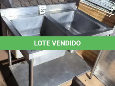 LOTE 002 - 01 PIA EM INOX 02 CUBAS FUNDAS MEDINDO 1,00CM X 0,70CM DE ALTURA 0,85 CM. (NO ESTADO) ATENÇÃO! FAZER A VISITAÇÃO ANTES DE ARREMATAR, NÃO SABEMOS SE FUNCIONA. LEILÃO NÃO TEM GARANTIA E NEM DEVOLUÇÃO, SUJEITO A POSSÍVEIS AVARIAS VISÍVEIS/OCULTAS E/OU AUSÊNCIA DE COMPONENTES.