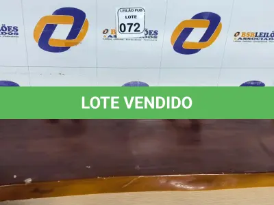 LOTE 072 - 01 TÁBUA EM MADEIRA PARA BANCADA 2,30CM X 0,30CM. (NO ESTADO) ATENÇÃO! FAZER A VISITAÇÃO ANTES DE ARREMATAR, NÃO SABEMOS SE FUNCIONA. LEILÃO NÃO TEM GARANTIA E NEM DEVOLUÇÃO, SUJEITO A POSSÍVEIS AVARIAS VISÍVEIS/OCULTAS E/OU AUSÊNCIA DE COMPONENTES.