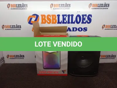 LOTE 035 - 01 RÁDIO PORTÁTIL MODELO D-8108. (NO ESTADO) ATENÇÃO! FAZER A VISITAÇÃO ANTES DE ARREMATAR, NÃO SABEMOS SE FUNCIONA. LEILÃO NÃO TEM GARANTIA E NEM DEVOLUÇÃO, SUJEITO A POSSÍVEIS AVARIAS VISÍVEIS/OCULTAS E/OU AUSÊNCIA DE COMPONENTES.