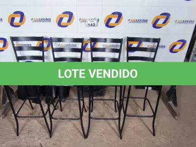 LOTE 142 - 04 BANQUETAS ALTAS. (NO ESTADO) ATENÇÃO! FAZER A VISITAÇÃO ANTES DE ARREMATAR, NÃO SABEMOS SE FUNCIONA. LEILÃO NÃO TEM GARANTIA E NEM DEVOLUÇÃO, SUJEITO A POSSÍVEIS AVARIAS VISÍVEIS/OCULTAS E/OU AUSÊNCIA DE COMPONENTES.