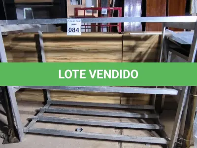 LOTE 084 - 01 ESTANTE EM ALUMÍNIO MEDINDO 0,65CM X 1,035CM E 1,14CM DE ALTURA. (NO ESTADO) ATENÇÃO! FAZER A VISITAÇÃO ANTES DE ARREMATAR, NÃO SABEMOS SE FUNCIONA. LEILÃO NÃO TEM GARANTIA E NEM DEVOLUÇÃO, SUJEITO A POSSÍVEIS AVARIAS VISÍVEIS/OCULTAS E/OU AUSÊNCIA DE COMPONENTES.