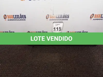 LOTE 115 - 01 TRIPÉ P/ CÂMERA FOTOGRÁFICA MARCA TOMATE. (NO ESTADO) ATENÇÃO! FAZER A VISITAÇÃO ANTES DE ARREMATAR, NÃO SABEMOS SE FUNCIONA. LEILÃO NÃO TEM GARANTIA E NEM DEVOLUÇÃO, SUJEITO A POSSÍVEIS AVARIAS VISÍVEIS/OCULTAS E/OU AUSÊNCIA DE COMPONENTES.