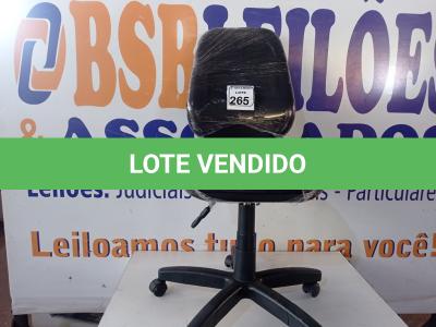 LOTE 265 - 01 CADEIRA GIRATÓRIA NA COR PRETA. (NO ESTADO) ATENÇÃO! FAZER A VISITAÇÃO ANTES DE ARREMATAR, NÃO SABEMOS SE FUNCIONA. LEILÃO NÃO TEM GARANTIA E NEM DEVOLUÇÃO, SUJEITO A POSSÍVEIS AVARIAS VISÍVEIS/OCULTAS E/OU AUSÊNCIA DE COMPONENTES.