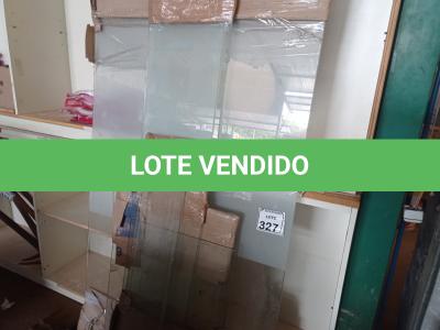 LOTE 327 - 01 LOTE C/VÁRIO VIDROS AVULSOS TAMANHOS DIVERSOS. (NO ESTADO) ATENÇÃO! FAZER A VISITAÇÃO ANTES DE ARREMATAR, NÃO SABEMOS SE FUNCIONA. LEILÃO NÃO TEM GARANTIA E NEM DEVOLUÇÃO, SUJEITO A POSSÍVEIS AVARIAS VISÍVEIS/OCULTAS E/OU AUSÊNCIA DE COMPONENTES.