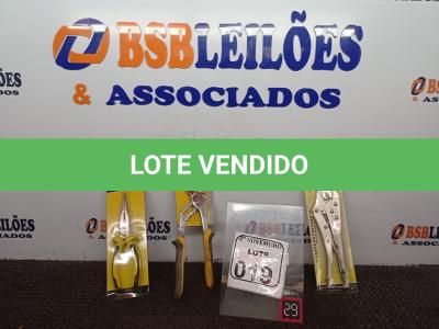 LOTE 019 - 01 ALICATE DE PRESSÃO 10, 01 ALICATE DE BOMBA D’ÁGUA E 01 ALICATE DE BICO MEIA CANA(NOVO) (NO ESTADO) ATENÇÃO! FAZER A VISITAÇÃO ANTES DE ARREMATAR, NÃO SABEMOS SE FUNCIONA. LEILÃO NÃO TEM GARANTIA E NEM DEVOLUÇÃO, SUJEITO A POSSÍVEIS AVARIAS VISÍVEIS/OCULTAS E/OU AUSÊNCIA DE COMPONENTES.
