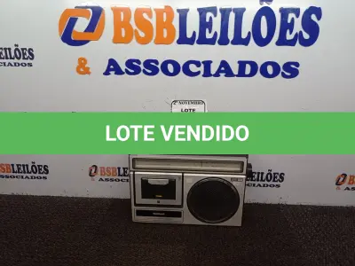 LOTE 049 - 01 RÁDIO DOIS EM UM ANTIGO MARCA NATIONAL MODELO RX1454. (NO ESTADO) ATENÇÃO! FAZER A VISITAÇÃO ANTES DE ARREMATAR, NÃO SABEMOS SE FUNCIONA. LEILÃO NÃO TEM GARANTIA E NEM DEVOLUÇÃO, SUJEITO A POSSÍVEIS AVARIAS VISÍVEIS/OCULTAS E/OU AUSÊNCIA DE COMPONENTES.