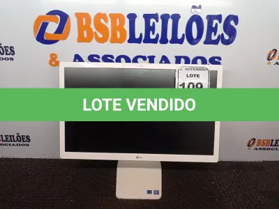 LOTE 109 - 01 ALL IN ONE MARCA LG. (NO ESTADO) ATENÇÃO! FAZER A VISITAÇÃO ANTES DE ARREMATAR, NÃO SABEMOS SE FUNCIONA. LEILÃO NÃO TEM GARANTIA E NEM DEVOLUÇÃO, SUJEITO A POSSÍVEIS AVARIAS VISÍVEIS/OCULTAS E/OU AUSÊNCIA DE COMPONENTES.