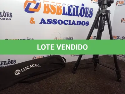 LOTE 264 - 01 TRIPÉ P/ CÂMERA FOTOGRÁFICA MARCA TOMATE. (NO ESTADO) ATENÇÃO! FAZER A VISITAÇÃO ANTES DE ARREMATAR, NÃO SABEMOS SE FUNCIONA. LEILÃO NÃO TEM GARANTIA E NEM DEVOLUÇÃO, SUJEITO A POSSÍVEIS AVARIAS VISÍVEIS/OCULTAS E/OU AUSÊNCIA DE COMPONENTES.