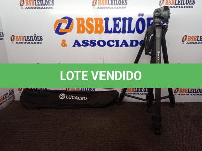 LOTE 275 - 01 TRIPÉ P/ CÂMERA FOTOGRÁFICA MARCA TOMATE. (NO ESTADO) ATENÇÃO! FAZER A VISITAÇÃO ANTES DE ARREMATAR, NÃO SABEMOS SE FUNCIONA. LEILÃO NÃO TEM GARANTIA E NEM DEVOLUÇÃO, SUJEITO A POSSÍVEIS AVARIAS VISÍVEIS/OCULTAS E/OU AUSÊNCIA DE COMPONENTES.