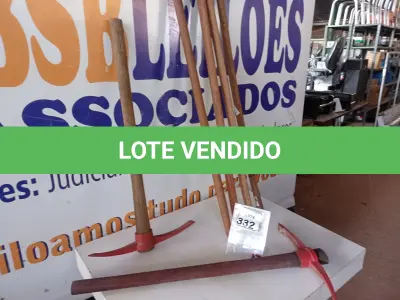 LOTE 332 - 02 PICARETAS E 04 CABOS DE MADEIRA(NOVO). (NO ESTADO) ATENÇÃO! FAZER A VISITAÇÃO ANTES DE ARREMATAR, NÃO SABEMOS SE FUNCIONA. LEILÃO NÃO TEM GARANTIA E NEM DEVOLUÇÃO, SUJEITO A POSSÍVEIS AVARIAS VISÍVEIS/OCULTAS E/OU AUSÊNCIA DE COMPONENTES.