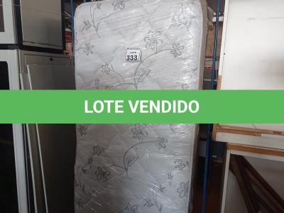 LOTE 333 - 01 CAMA BOX SOLTEIRO. (NO ESTADO) ATENÇÃO! FAZER A VISITAÇÃO ANTES DE ARREMATAR, NÃO SABEMOS SE FUNCIONA. LEILÃO NÃO TEM GARANTIA E NEM DEVOLUÇÃO, SUJEITO A POSSÍVEIS AVARIAS VISÍVEIS/OCULTAS E/OU AUSÊNCIA DE COMPONENTES.
