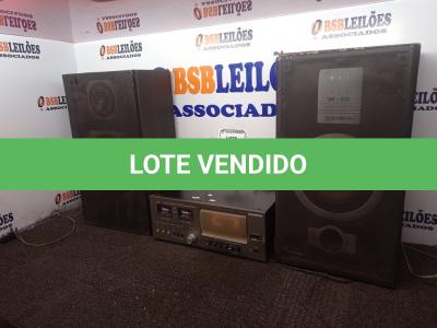 LOTE 124 - 01 TOCA FITAS ANTIGO MARCA GRADIENTE COM 02 CAIXAS DE SOM. (NO ESTADO) ATENÇÃO! FAZER A VISITAÇÃO ANTES DE ARREMATAR, NÃO SABEMOS SE FUNCIONA. LEILÃO NÃO TEM GARANTIA E NEM DEVOLUÇÃO, SUJEITO A POSSÍVEIS AVARIAS VISÍVEIS/OCULTAS E/OU AUSÊNCIA DE COMPONENTES.