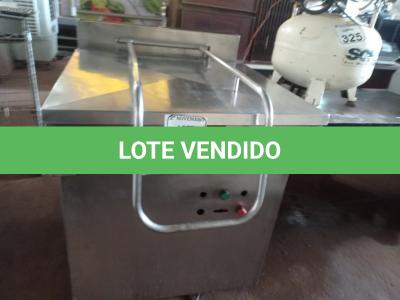 LOTE 326 - 01 FRITADEIRA INDUSTRIAL EM INOX ELÉTRICA. (NO ESTADO) ATENÇÃO! FAZER A VISITAÇÃO ANTES DE ARREMATAR, NÃO SABEMOS SE FUNCIONA. LEILÃO NÃO TEM GARANTIA E NEM DEVOLUÇÃO, SUJEITO A POSSÍVEIS AVARIAS VISÍVEIS/OCULTAS E/OU AUSÊNCIA DE COMPONENTES.