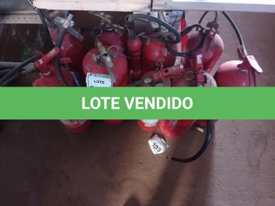 LOTE 214 - 10 EXTINTORES DE INCÊNDIO MODELOS DIVERSOS. (NO ESTADO) ATENÇÃO! FAZER A VISITAÇÃO ANTES DE ARREMATAR, NÃO SABEMOS SE FUNCIONA. LEILÃO NÃO TEM GARANTIA E NEM DEVOLUÇÃO, SUJEITO A POSSÍVEIS AVARIAS VISÍVEIS/OCULTAS E/OU AUSÊNCIA DE COMPONENTES.