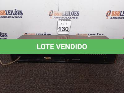 LOTE 130 - 01 RÁDIO ANTIGO DA MARCA PHILIPS. (NO ESTADO) ATENÇÃO! FAZER A VISITAÇÃO ANTES DE ARREMATAR, NÃO SABEMOS SE FUNCIONA. LEILÃO NÃO TEM GARANTIA E NEM DEVOLUÇÃO, SUJEITO A POSSÍVEIS AVARIAS VISÍVEIS/OCULTAS E/OU AUSÊNCIA DE COMPONENTES.
