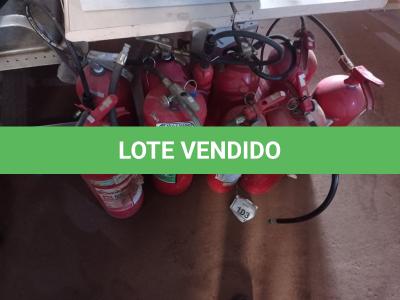 LOTE 214 - 10 EXTINTORES DE INCÊNDIO MODELOS DIVERSOS. (NO ESTADO) ATENÇÃO! FAZER A VISITAÇÃO ANTES DE ARREMATAR, NÃO SABEMOS SE FUNCIONA. LEILÃO NÃO TEM GARANTIA E NEM DEVOLUÇÃO, SUJEITO A POSSÍVEIS AVARIAS VISÍVEIS/OCULTAS E/OU AUSÊNCIA DE COMPONENTES.