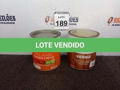LOTE 189 - 01 LATA DE TINTA P/MADEIRAS E METAIS NA COR VERMELHO VINHO MARCA IQUINE E 01 LATA DE VERNIZ COPAL MARCA MAXVINIL. (NOVO). (NO ESTADO) ATENÇÃO! FAZER A VISITAÇÃO ANTES DE ARREMATAR, NÃO SABEMOS SE FUNCIONA. LEILÃO NÃO TEM GARANTIA E NEM DEVOLUÇÃO, SUJEITO A POSSÍVEIS AVARIAS VISÍVEIS/OCULTAS E/OU AUSÊNCIA DE COMPONENTES.