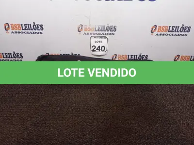 LOTE 240 - 01 TRIPÉ P/ CÂMERA FOTOGRÁFICA MARCA TOMATE. (NO ESTADO) ATENÇÃO! FAZER A VISITAÇÃO ANTES DE ARREMATAR, NÃO SABEMOS SE FUNCIONA. LEILÃO NÃO TEM GARANTIA E NEM DEVOLUÇÃO, SUJEITO A POSSÍVEIS AVARIAS VISÍVEIS/OCULTAS E/OU AUSÊNCIA DE COMPONENTES.