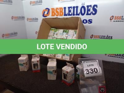 LOTE 330 - 01 CAIXA C/APROXIMADAMENTE 30 LÂMPADAS MODELOS DIVERSOS. (NOVO). (NO ESTADO) ATENÇÃO! FAZER A VISITAÇÃO ANTES DE ARREMATAR, NÃO SABEMOS SE FUNCIONA. LEILÃO NÃO TEM GARANTIA E NEM DEVOLUÇÃO, SUJEITO A POSSÍVEIS AVARIAS VISÍVEIS/OCULTAS E/OU AUSÊNCIA DE COMPONENTES.