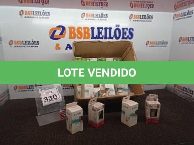 LOTE 330 - 01 CAIXA C/APROXIMADAMENTE 30 LÂMPADAS MODELOS DIVERSOS. (NOVO). (NO ESTADO) ATENÇÃO! FAZER A VISITAÇÃO ANTES DE ARREMATAR, NÃO SABEMOS SE FUNCIONA. LEILÃO NÃO TEM GARANTIA E NEM DEVOLUÇÃO, SUJEITO A POSSÍVEIS AVARIAS VISÍVEIS/OCULTAS E/OU AUSÊNCIA DE COMPONENTES.