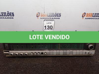 LOTE 130 - 01 RÁDIO ANTIGO DA MARCA PHILIPS. (NO ESTADO) ATENÇÃO! FAZER A VISITAÇÃO ANTES DE ARREMATAR, NÃO SABEMOS SE FUNCIONA. LEILÃO NÃO TEM GARANTIA E NEM DEVOLUÇÃO, SUJEITO A POSSÍVEIS AVARIAS VISÍVEIS/OCULTAS E/OU AUSÊNCIA DE COMPONENTES.