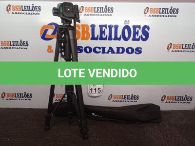 LOTE 115 - 01 TRIPÉ P/ CÂMERA FOTOGRÁFICA MARCA TOMATE. (NO ESTADO) ATENÇÃO! FAZER A VISITAÇÃO ANTES DE ARREMATAR, NÃO SABEMOS SE FUNCIONA. LEILÃO NÃO TEM GARANTIA E NEM DEVOLUÇÃO, SUJEITO A POSSÍVEIS AVARIAS VISÍVEIS/OCULTAS E/OU AUSÊNCIA DE COMPONENTES.
