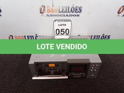 LOTE 050 - 01 TOCA FITAS AKAI MODELO PJ-43. (NO ESTADO) ATENÇÃO! FAZER A VISITAÇÃO ANTES DE ARREMATAR, NÃO SABEMOS SE FUNCIONA. LEILÃO NÃO TEM GARANTIA E NEM DEVOLUÇÃO, SUJEITO A POSSÍVEIS AVARIAS VISÍVEIS/OCULTAS E/OU AUSÊNCIA DE COMPONENTES.