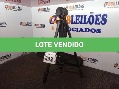 LOTE 232 - 01 TRIPÉ P/ CÂMERA FOTOGRÁFICA MARCA TOMATE. (NO ESTADO) ATENÇÃO! FAZER A VISITAÇÃO ANTES DE ARREMATAR, NÃO SABEMOS SE FUNCIONA. LEILÃO NÃO TEM GARANTIA E NEM DEVOLUÇÃO, SUJEITO A POSSÍVEIS AVARIAS VISÍVEIS/OCULTAS E/OU AUSÊNCIA DE COMPONENTES.