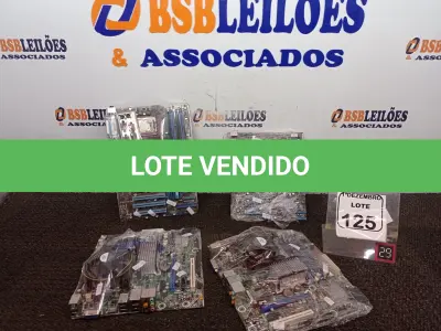 LOTE 125 - 04 PLACAS MÃE. (NO ESTADO) ATENÇÃO! FAZER A VISITAÇÃO ANTES DE ARREMATAR, NÃO SABEMOS SE FUNCIONA. LEILÃO NÃO TEM GARANTIA E NEM DEVOLUÇÃO, SUJEITO A POSSÍVEIS AVARIAS VISÍVEIS/OCULTAS E/OU AUSÊNCIA DE COMPONENTES.