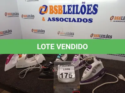 LOTE 175 - 07 FERROS DE PASSAR. (NO ESTADO) ATENÇÃO! FAZER A VISITAÇÃO ANTES DE ARREMATAR, NÃO SABEMOS SE FUNCIONA. LEILÃO NÃO TEM GARANTIA E NEM DEVOLUÇÃO, SUJEITO A POSSÍVEIS AVARIAS VISÍVEIS/OCULTAS E/OU AUSÊNCIA DE COMPONENTES.
