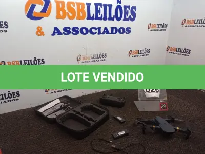 LOTE 026 - 01 DRONE. (NO ESTADO) ATENÇÃO! FAZER A VISITAÇÃO ANTES DE ARREMATAR, NÃO SABEMOS SE FUNCIONA. LEILÃO NÃO TEM GARANTIA E NEM DEVOLUÇÃO, SUJEITO A POSSÍVEIS AVARIAS VISÍVEIS/OCULTAS E/OU AUSÊNCIA DE COMPONENTES.
