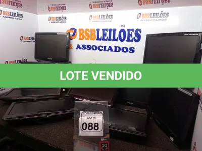 LOTE 088 - 10 MONITORES S/PÉ MARCAS E MODELOS DIVERSOS P/RETIRADA DE PEÇAS. (NO ESTADO) ATENÇÃO! FAZER A VISITAÇÃO ANTES DE ARREMATAR, NÃO SABEMOS SE FUNCIONA. LEILÃO NÃO TEM GARANTIA E NEM DEVOLUÇÃO, SUJEITO A POSSÍVEIS AVARIAS VISÍVEIS/OCULTAS E/OU AUSÊNCIA DE COMPONENTES.