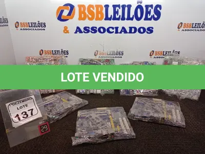 LOTE 137 - 07 PLACAS MÃE. (NO ESTADO) ATENÇÃO! FAZER A VISITAÇÃO ANTES DE ARREMATAR, NÃO SABEMOS SE FUNCIONA. LEILÃO NÃO TEM GARANTIA E NEM DEVOLUÇÃO, SUJEITO A POSSÍVEIS AVARIAS VISÍVEIS/OCULTAS E/OU AUSÊNCIA DE COMPONENTES.