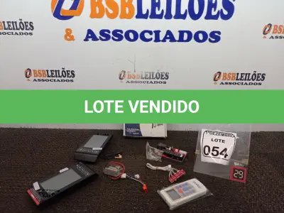 LOTE 054 - 01 PLACA ELETRÔNICA UNIVERSAL, DIVERSAS BIJUTERIAS, ELETRÔNICOS DIVERSOS E 04 RELÓGIOS. (NO ESTADO) ATENÇÃO! FAZER A VISITAÇÃO ANTES DE ARREMATAR, NÃO SABEMOS SE FUNCIONA. LEILÃO NÃO TEM GARANTIA E NEM DEVOLUÇÃO, SUJEITO A POSSÍVEIS AVARIAS VISÍVEIS/OCULTAS E/OU AUSÊNCIA DE COMPONENTES.