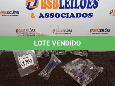 LOTE 130 - 04 PLACAS MÃE. (NO ESTADO) ATENÇÃO! FAZER A VISITAÇÃO ANTES DE ARREMATAR, NÃO SABEMOS SE FUNCIONA. LEILÃO NÃO TEM GARANTIA E NEM DEVOLUÇÃO, SUJEITO A POSSÍVEIS AVARIAS VISÍVEIS/OCULTAS E/OU AUSÊNCIA DE COMPONENTES.