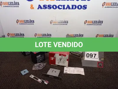 LOTE 097 - 03 FONTES CHAVEADAS 03 BATERIAS PEQUENAS E 01 FECHADURA DE PORTA. (NO ESTADO) ATENÇÃO! FAZER A VISITAÇÃO ANTES DE ARREMATAR, NÃO SABEMOS SE FUNCIONA. LEILÃO NÃO TEM GARANTIA E NEM DEVOLUÇÃO, SUJEITO A POSSÍVEIS AVARIAS VISÍVEIS/OCULTAS E/OU AUSÊNCIA DE COMPONENTES.