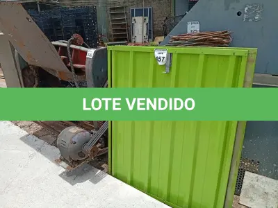 LOTE 457 - 02 PORTAS NA COR VERDE MEDINDO 1,00X16 COMPRIMENTO, 98 DE LARGURANA COR VERDE. (NO ESTADO) ATENÇÃO! FAZER A VISITAÇÃO ANTES DE ARREMATAR, NÃO SABEMOS SE FUNCIONA. LEILÃO NÃO TEM GARANTIA E NEM DEVOLUÇÃO, SUJEITO A POSSÍVEIS AVARIAS VISÍVEIS/OCULTAS E/OU AUSÊNCIA DE COMPONENTES.